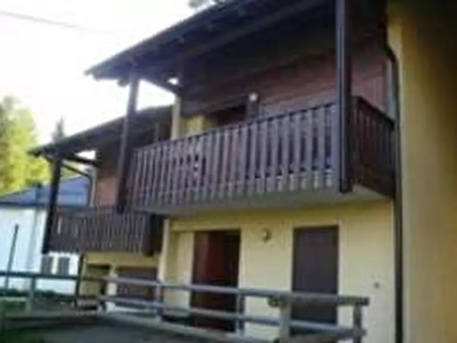 Immagine 3 di Appartamento in vendita  in Frazione Folgarida strada della Casina 19 a Dimaro Folgarida
