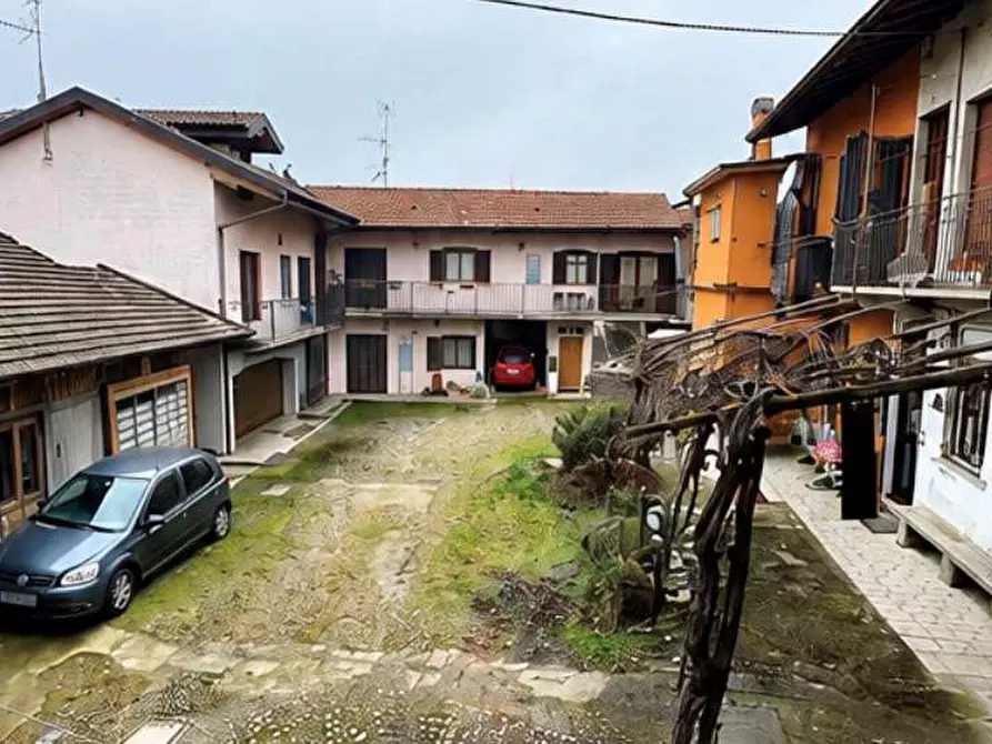 Immagine 4 di Appartamento in vendita  in Vicolo dei Romani 23 a Casorate Sempione