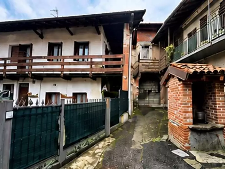 Immagine 7 di Appartamento in vendita  in Vicolo dei Romani 23 a Casorate Sempione