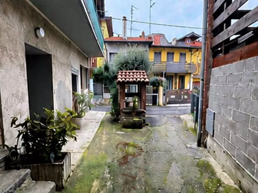 Immagine 8 di Appartamento in vendita  in Vicolo dei Romani 23 a Casorate Sempione