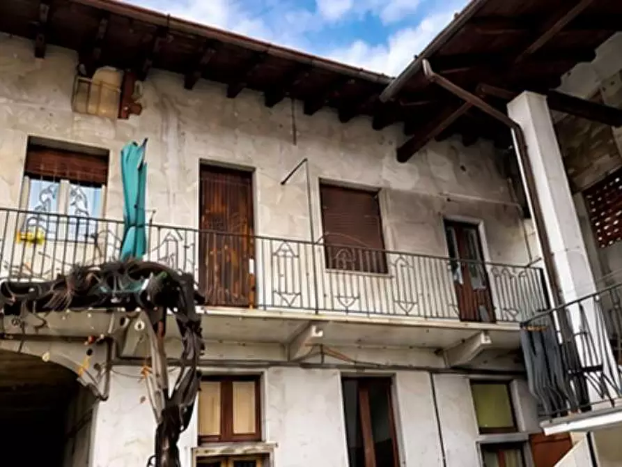Immagine 2 di Appartamento in vendita  in Vicolo dei Romani 23 a Casorate Sempione