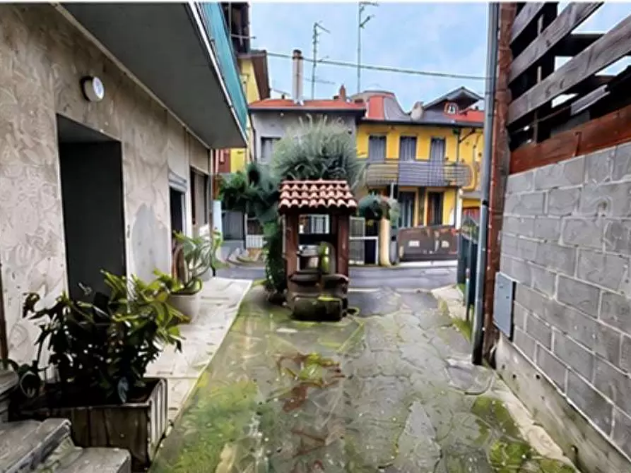 Immagine 12 di Appartamento in vendita  in Vicolo dei Romani 23 a Casorate Sempione