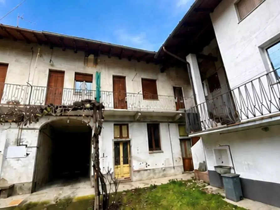 Immagine 1 di Appartamento in vendita  in Vicolo dei Romani 23 a Casorate Sempione