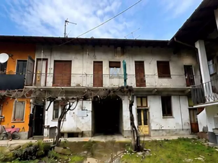 Immagine 18 di Appartamento in vendita  in Vicolo dei Romani 23 a Casorate Sempione