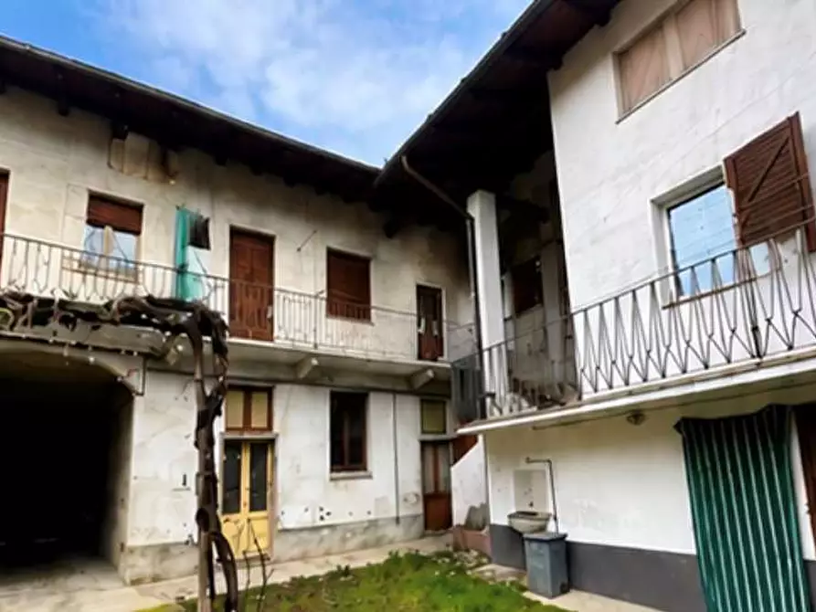 Immagine 19 di Appartamento in vendita  in Vicolo dei Romani 23 a Casorate Sempione