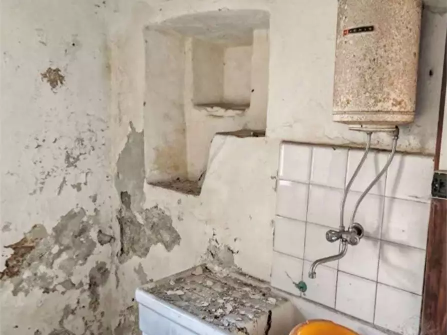 Immagine 5 di Appartamento in vendita  in Via Libertà  27 a Casalzuigno