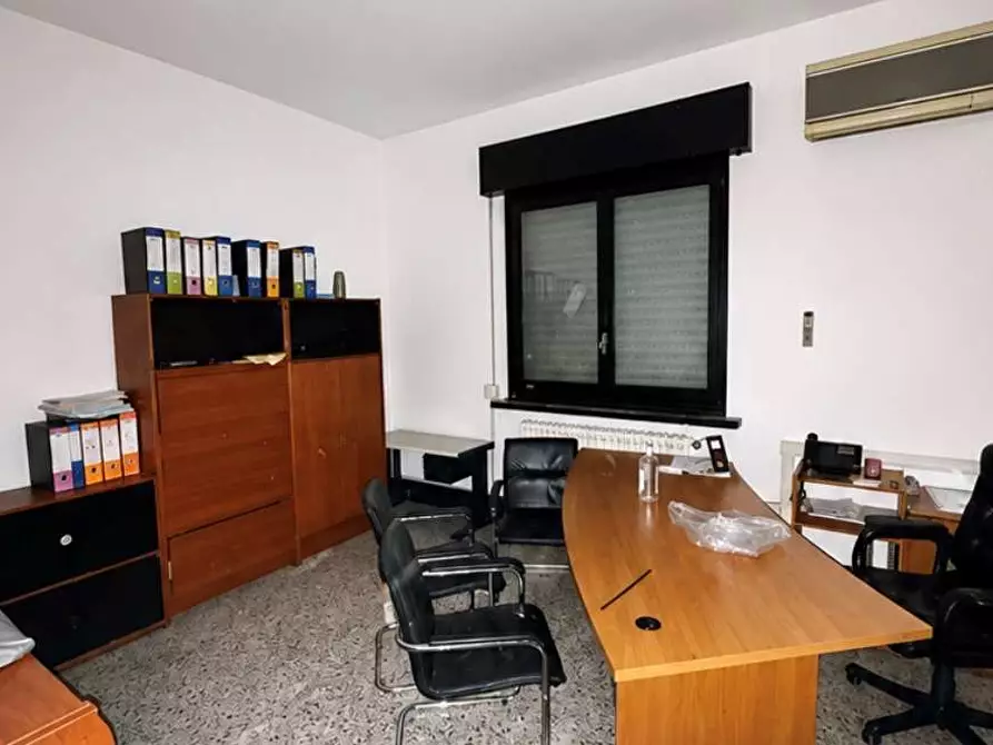 Immagine 10 di Appartamento in vendita  in Via del gregge 110 a Lonate Pozzolo