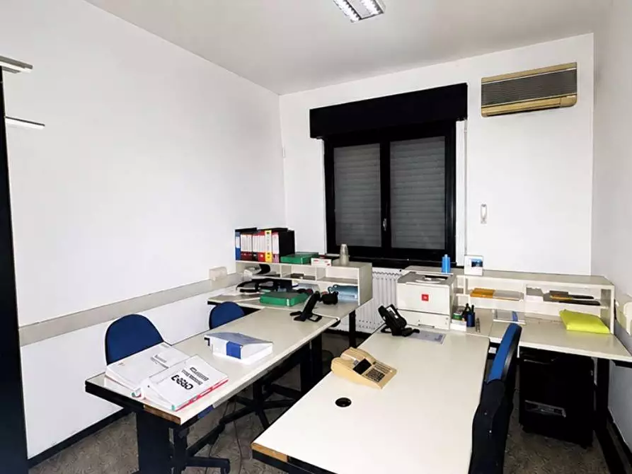 Immagine 15 di Appartamento in vendita  in Via del gregge 110 a Lonate Pozzolo