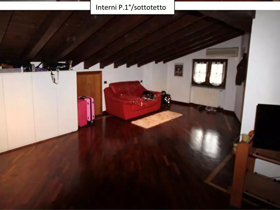 Immagine 12 di Villa in vendita  in Via G. Pascoli 37 a Cadorago