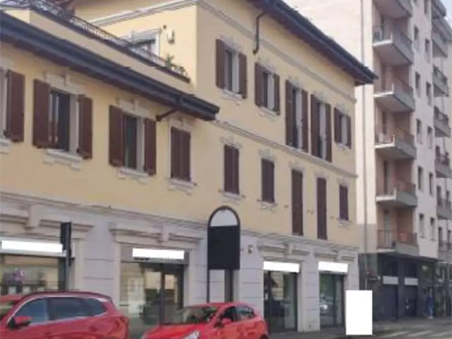 Immagine 2 di Negozio in vendita  in Via Michelangelo Buonarroti 10 a Busto Arsizio