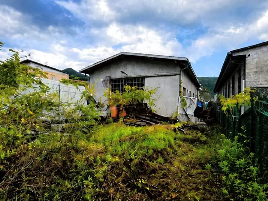 Immagine 1 di Capannone industriale in vendita  in Via gorizia a Luino