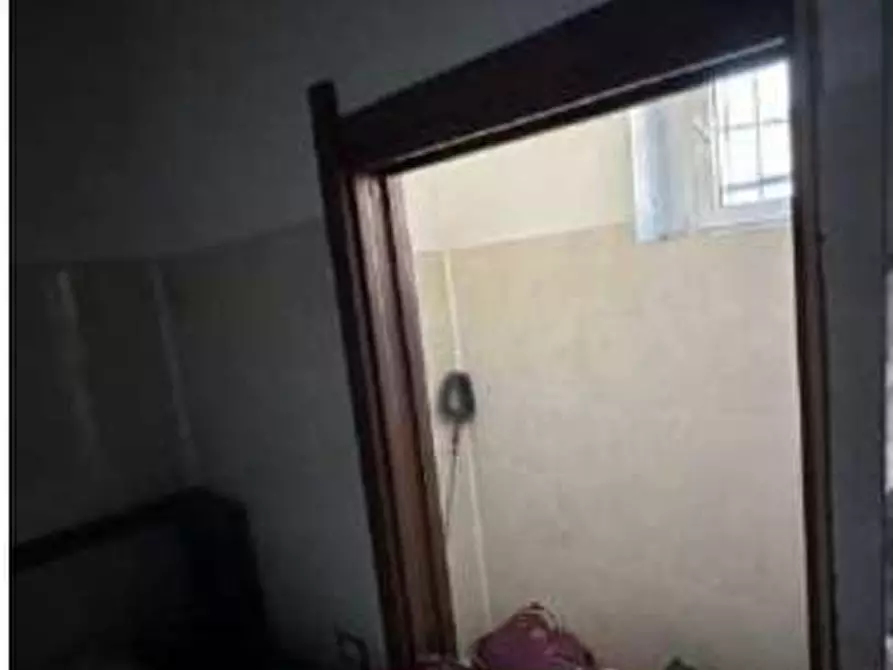 Immagine 6 di Negozio in vendita  in Via Cavour 12 a Castronno