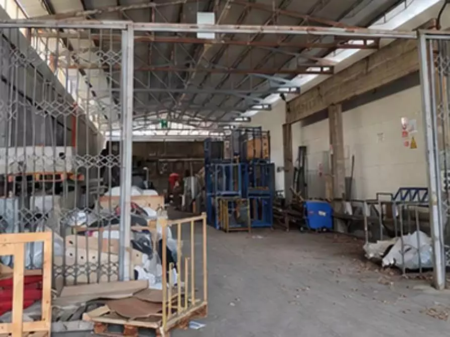 Immagine 6 di Capannone industriale in vendita  a Bisuschio