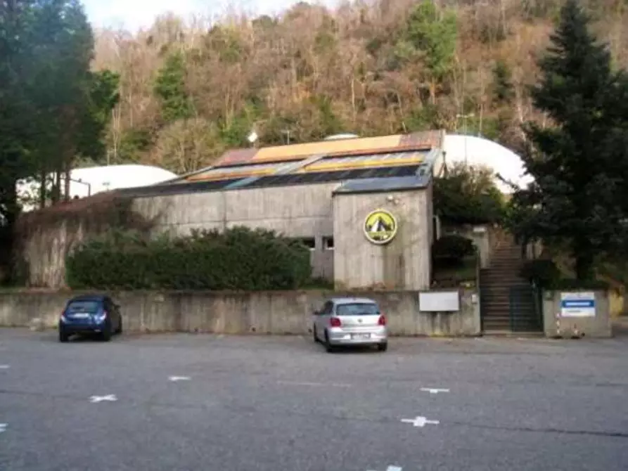Immagine 2 di Negozio in vendita  in Via Gaetano Previati  9 a Induno Olona
