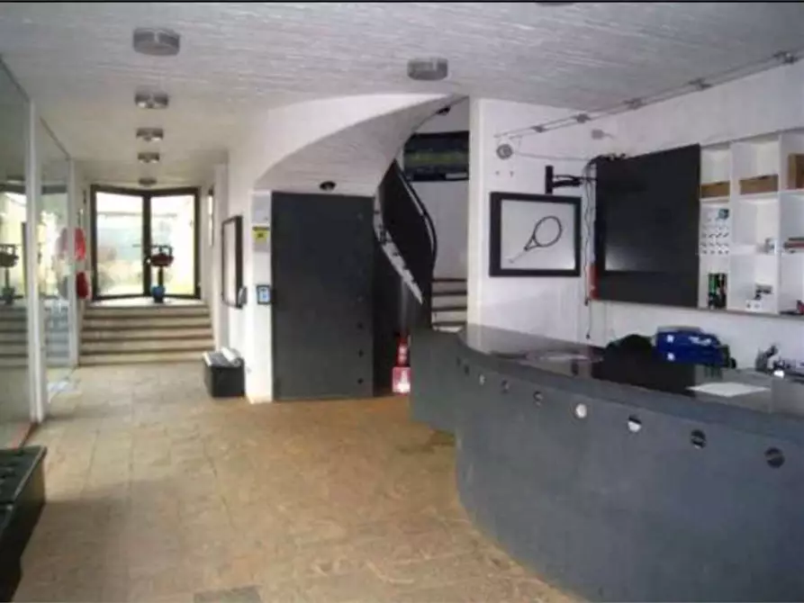 Immagine 15 di Negozio in vendita  in Via Gaetano Previati  9 a Induno Olona