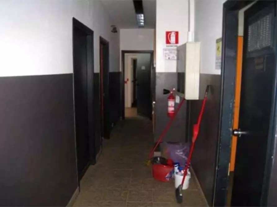 Immagine 24 di Negozio in vendita  in Via Gaetano Previati  9 a Induno Olona