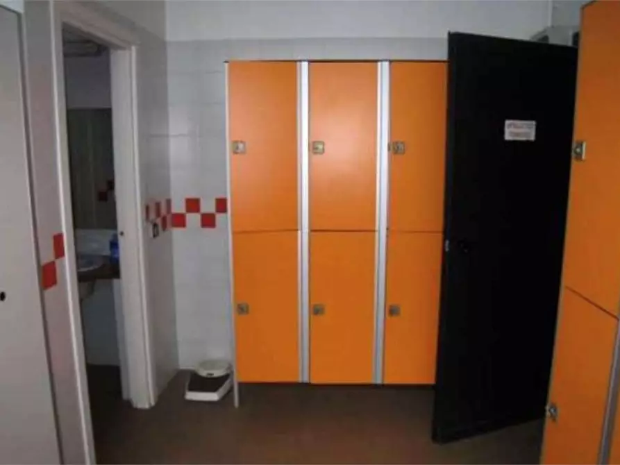 Immagine 27 di Negozio in vendita  in Via Gaetano Previati  9 a Induno Olona
