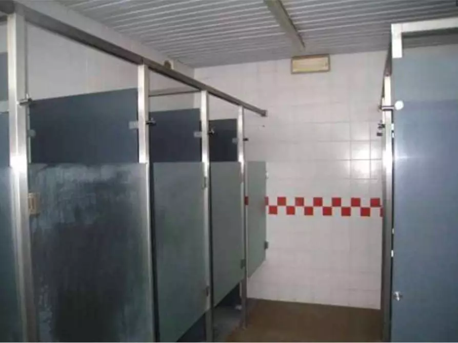 Immagine 31 di Negozio in vendita  in Via Gaetano Previati  9 a Induno Olona
