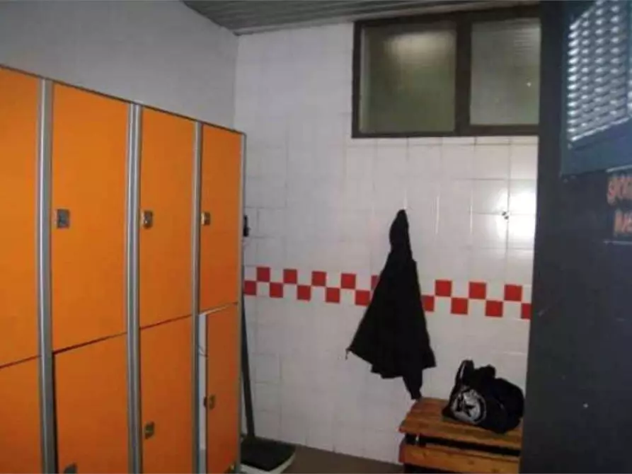 Immagine 36 di Negozio in vendita  in Via Gaetano Previati  9 a Induno Olona