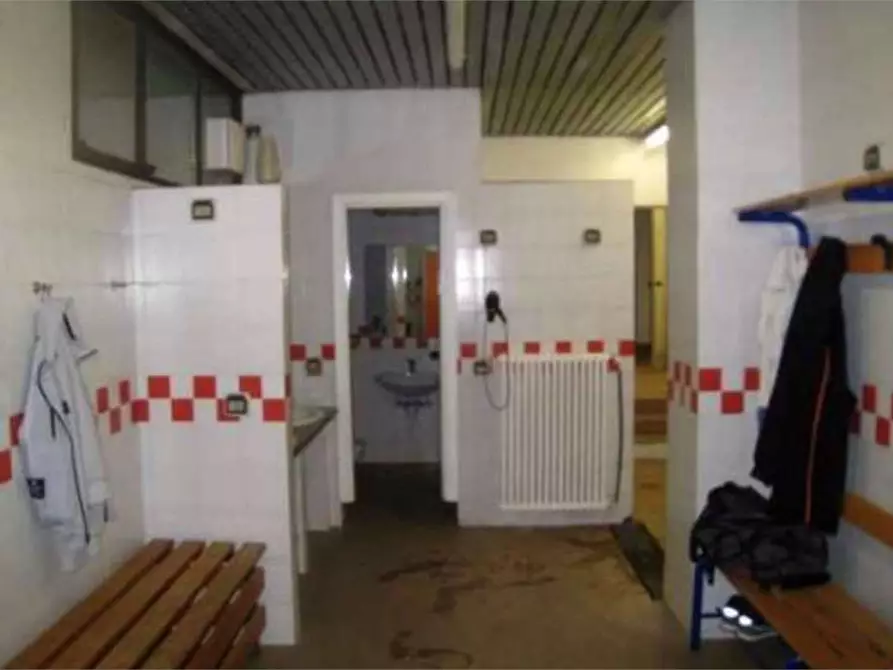 Immagine 37 di Negozio in vendita  in Via Gaetano Previati  9 a Induno Olona