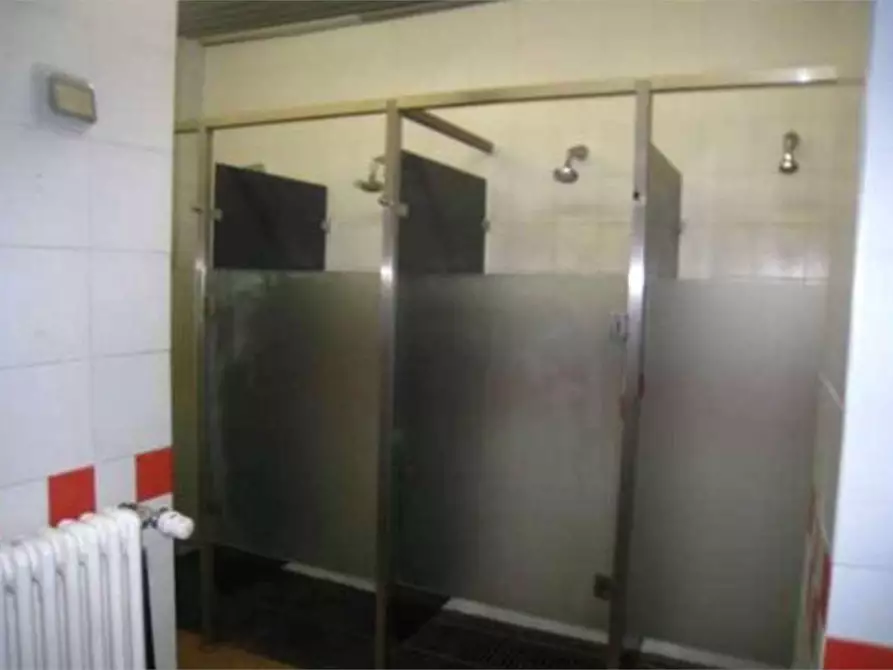 Immagine 39 di Negozio in vendita  in Via Gaetano Previati  9 a Induno Olona