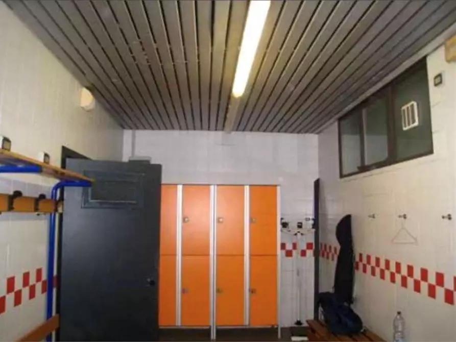 Immagine 44 di Negozio in vendita  in Via Gaetano Previati  9 a Induno Olona