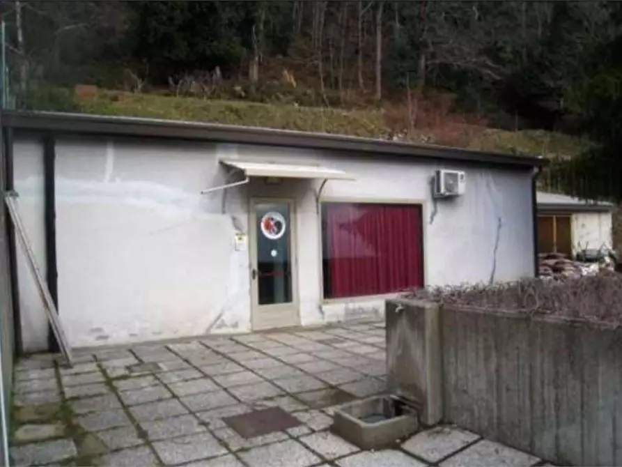 Immagine 75 di Negozio in vendita  in Via Gaetano Previati  9 a Induno Olona