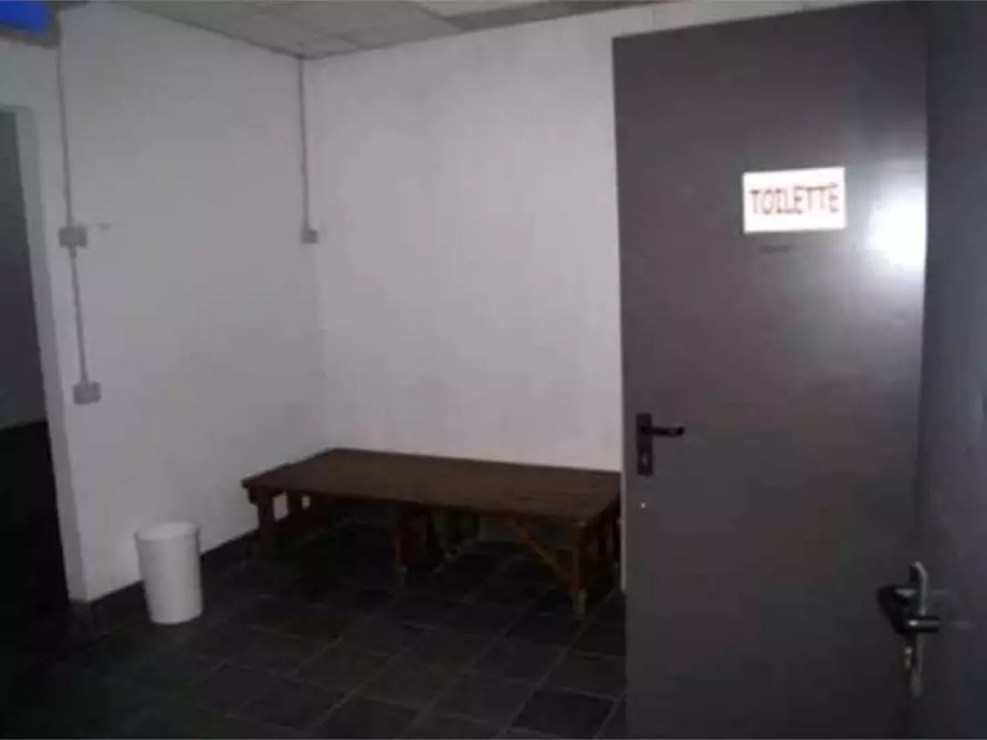 Immagine 83 di Negozio in vendita  in Via Gaetano Previati  9 a Induno Olona