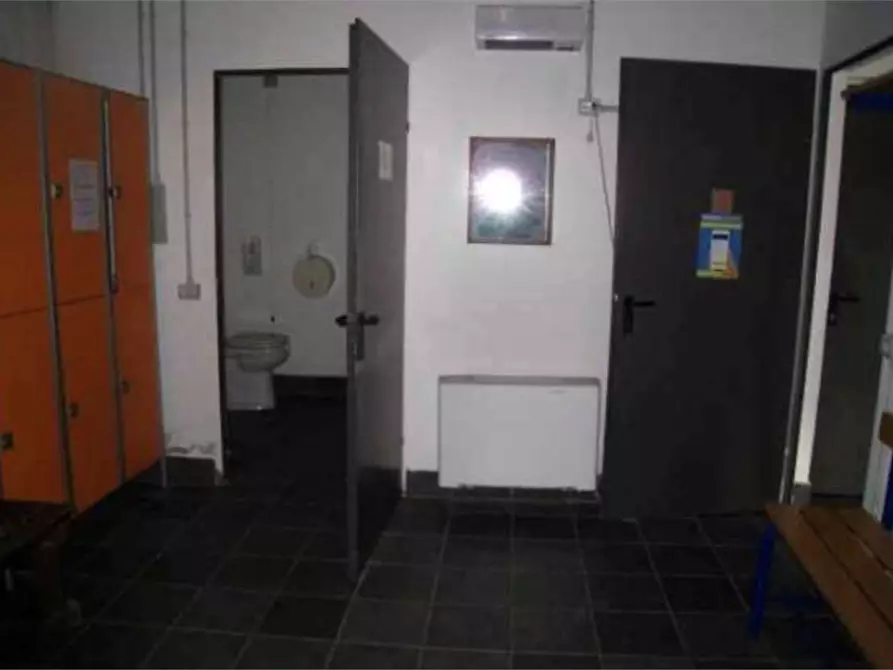 Immagine 87 di Negozio in vendita  in Via Gaetano Previati  9 a Induno Olona