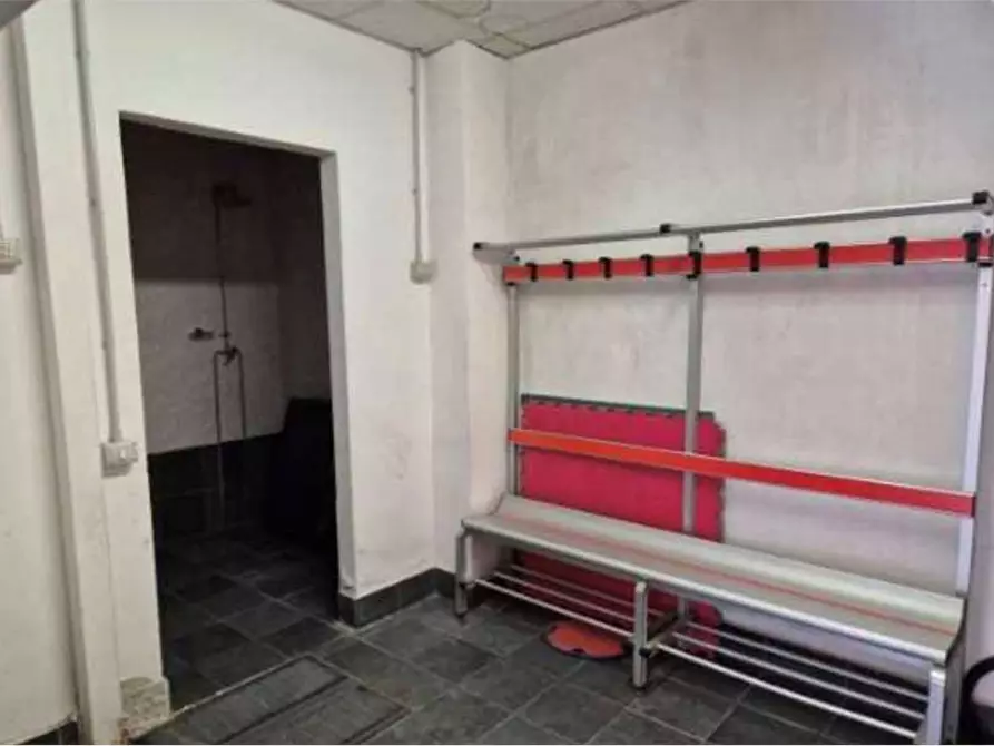 Immagine 89 di Negozio in vendita  in Via Gaetano Previati  9 a Induno Olona