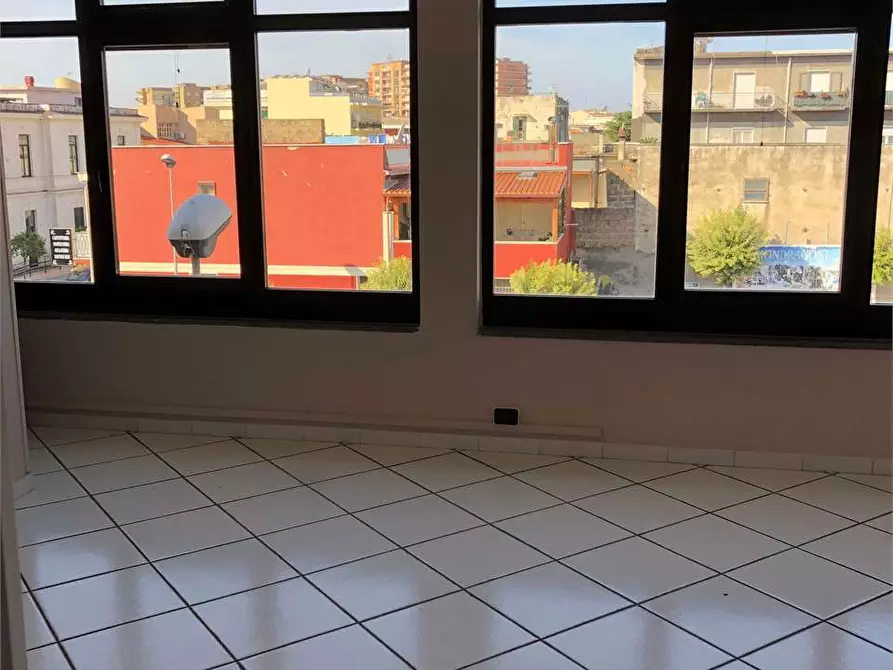 Immagine 3 di Ufficio in affitto  a Mondragone