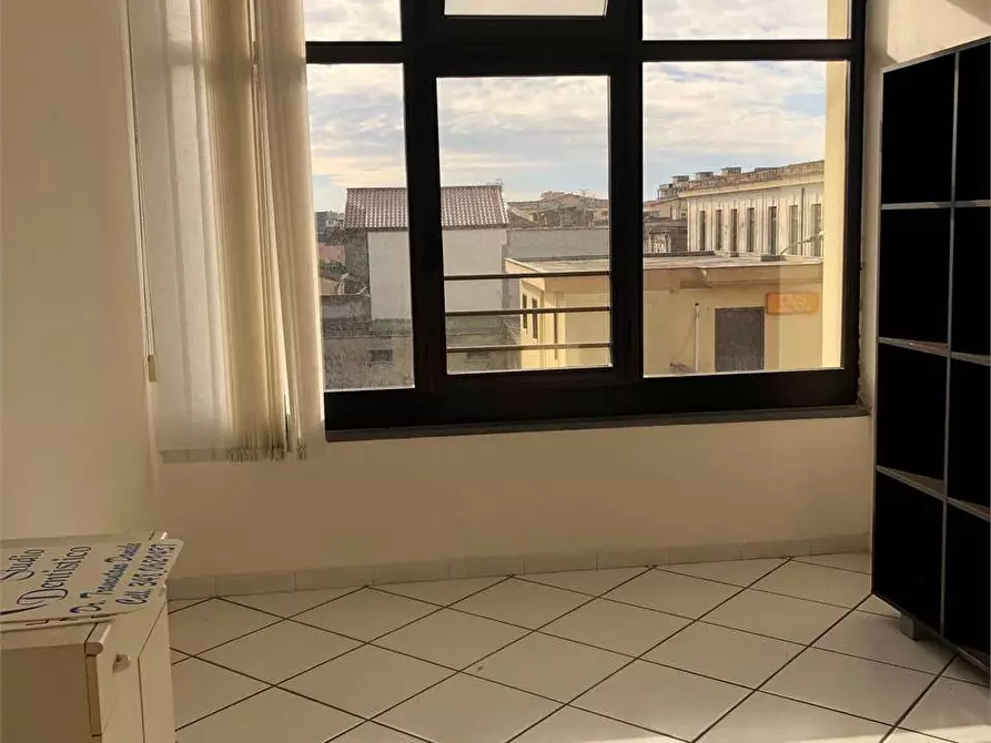 Immagine 3 di Ufficio in affitto  in Piazza Falcone a Mondragone