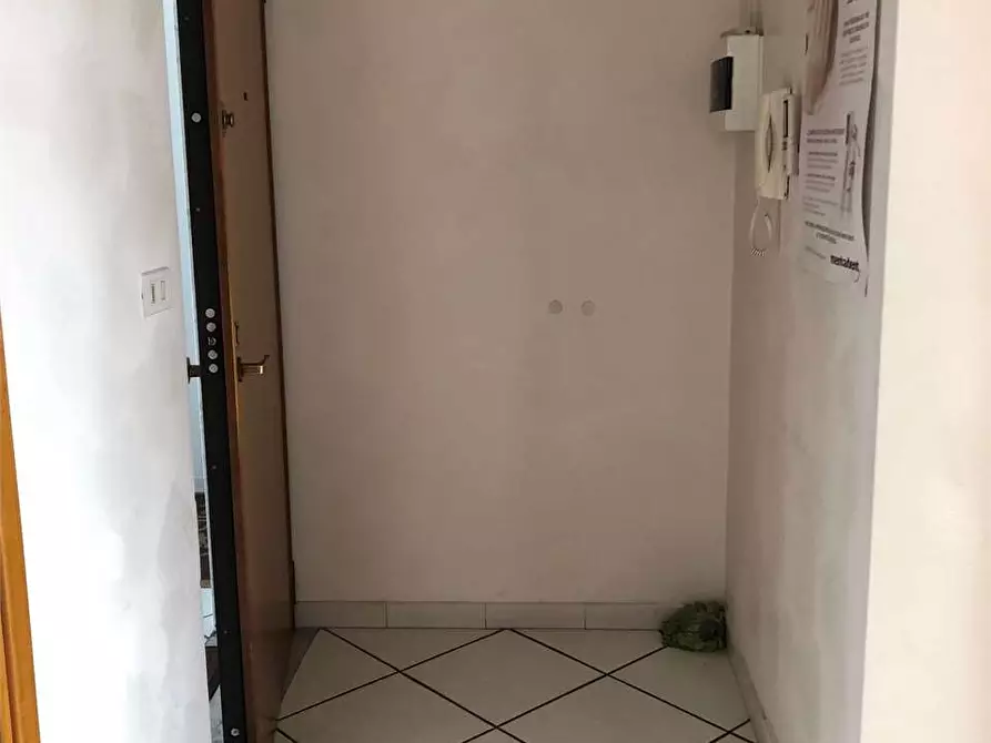 Immagine 6 di Ufficio in affitto  in Piazza Falcone a Mondragone