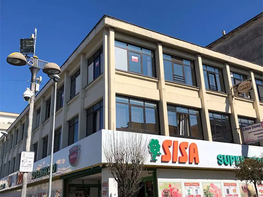 Immagine 15 di Ufficio in affitto  in Piazza Falcone a Mondragone