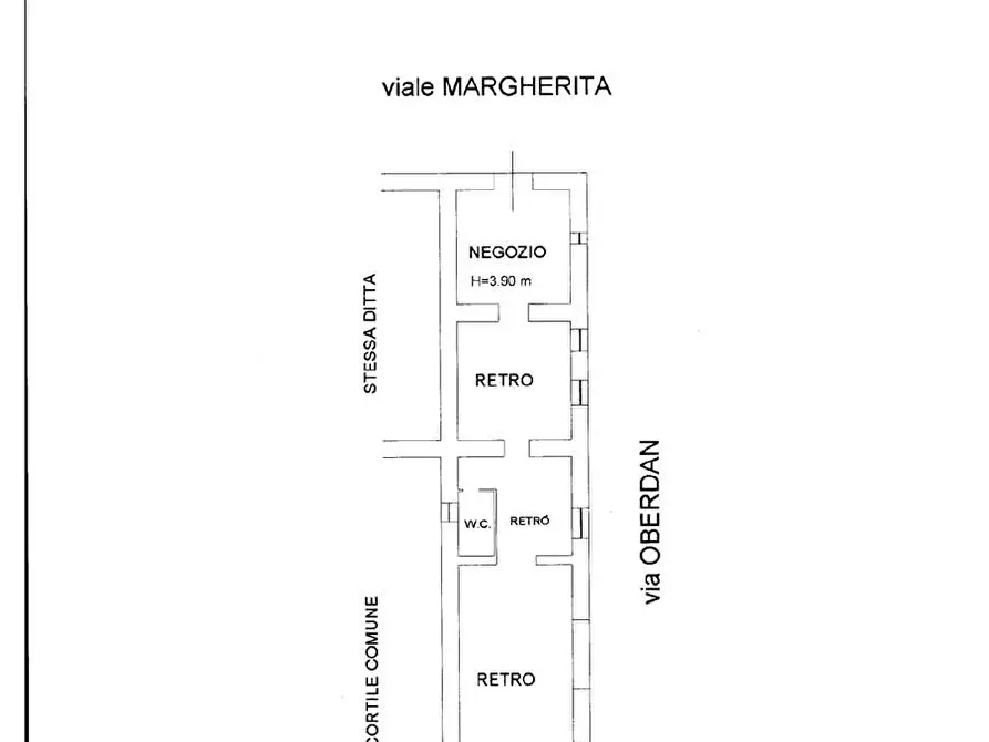 Immagine 15 di Negozio in affitto  in Viale Margherita a Mondragone