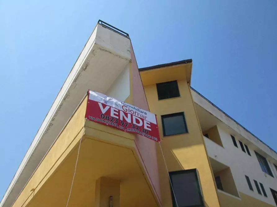 Immagine 8 di Ufficio in affitto  in Via Asti a Mondragone