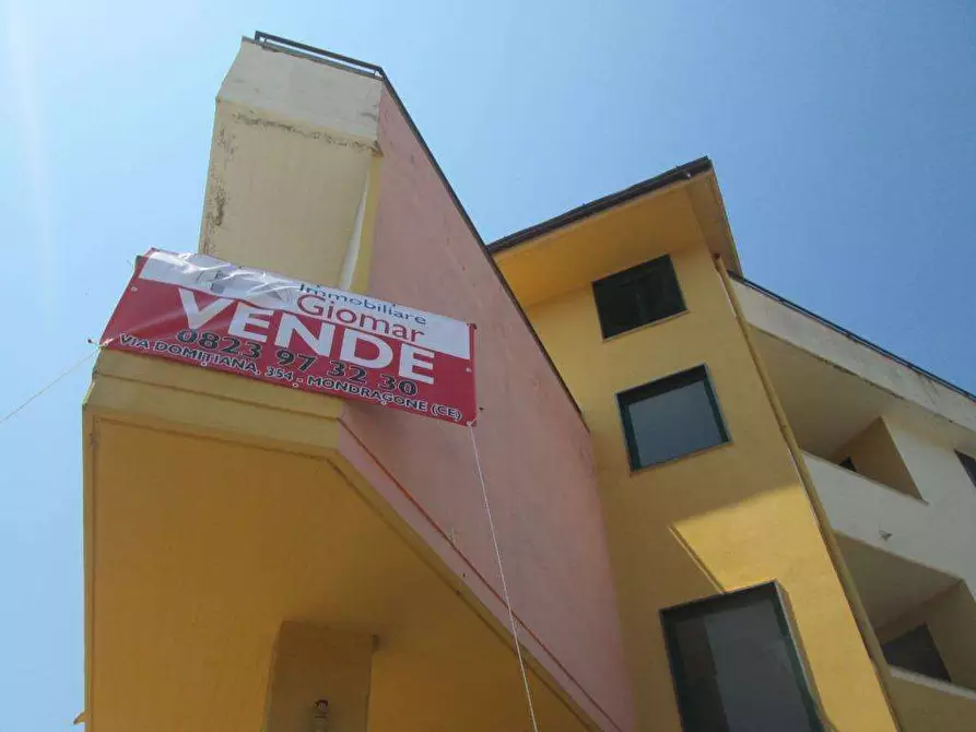 Immagine 5 di Ufficio in affitto  in Via Asti a Mondragone