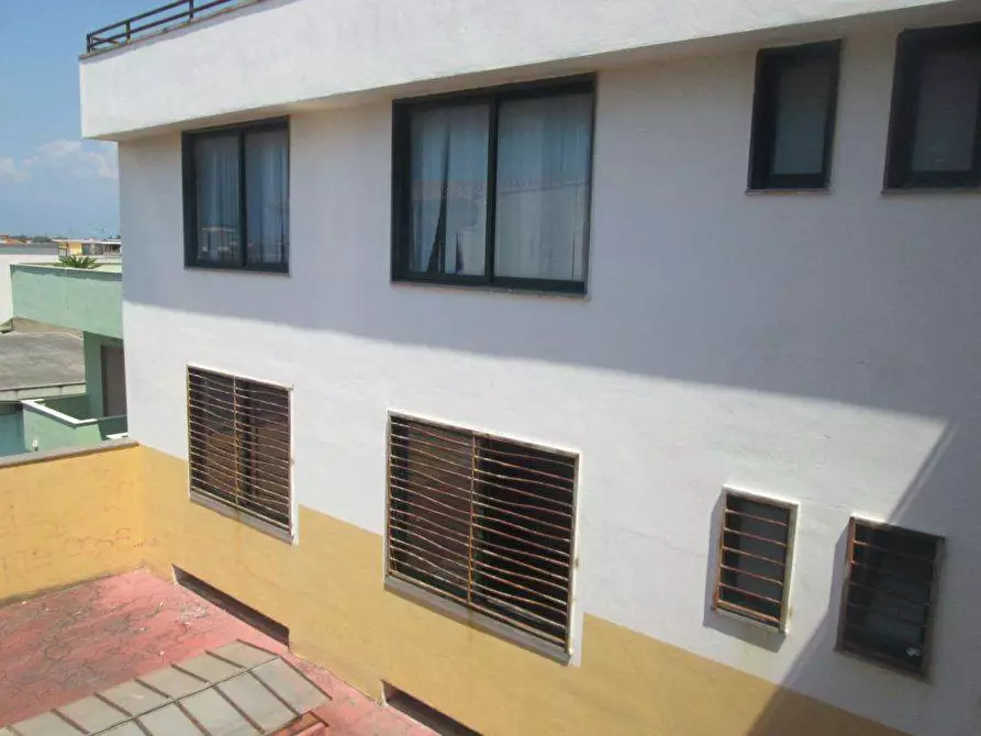 Immagine 9 di Ufficio in affitto  in Via Asti a Mondragone