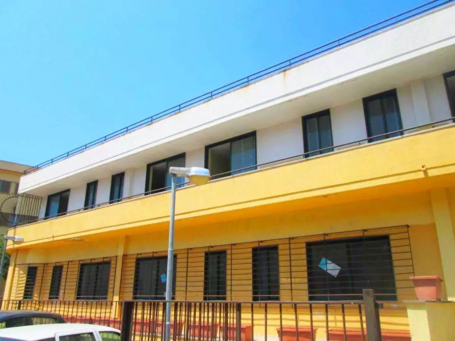 Immagine 19 di Ufficio in affitto  in Via Asti a Mondragone