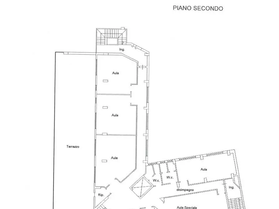 Immagine 25 di Ufficio in affitto  in Via Asti a Mondragone