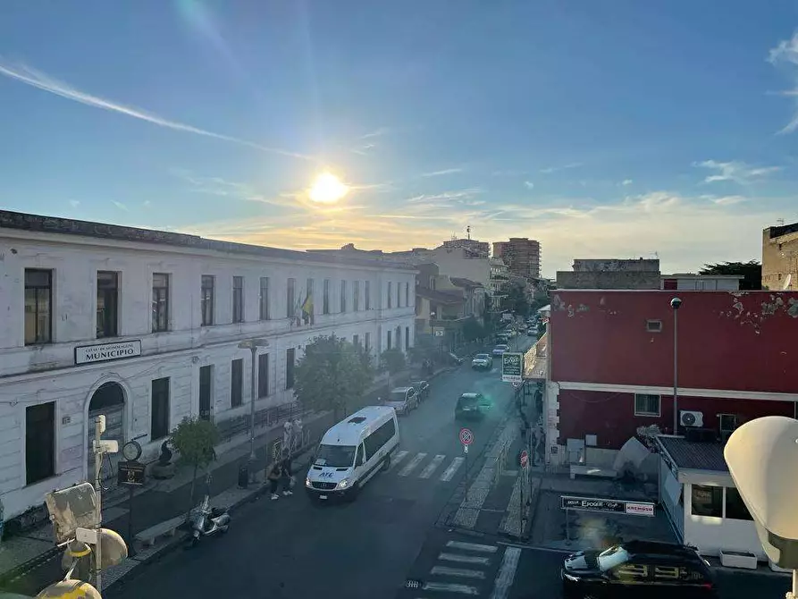 Immagine 18 di Ufficio in affitto  in Piazza Falcone a Mondragone