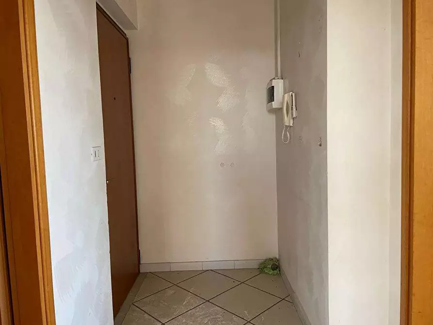 Immagine 20 di Ufficio in affitto  in Piazza Falcone a Mondragone