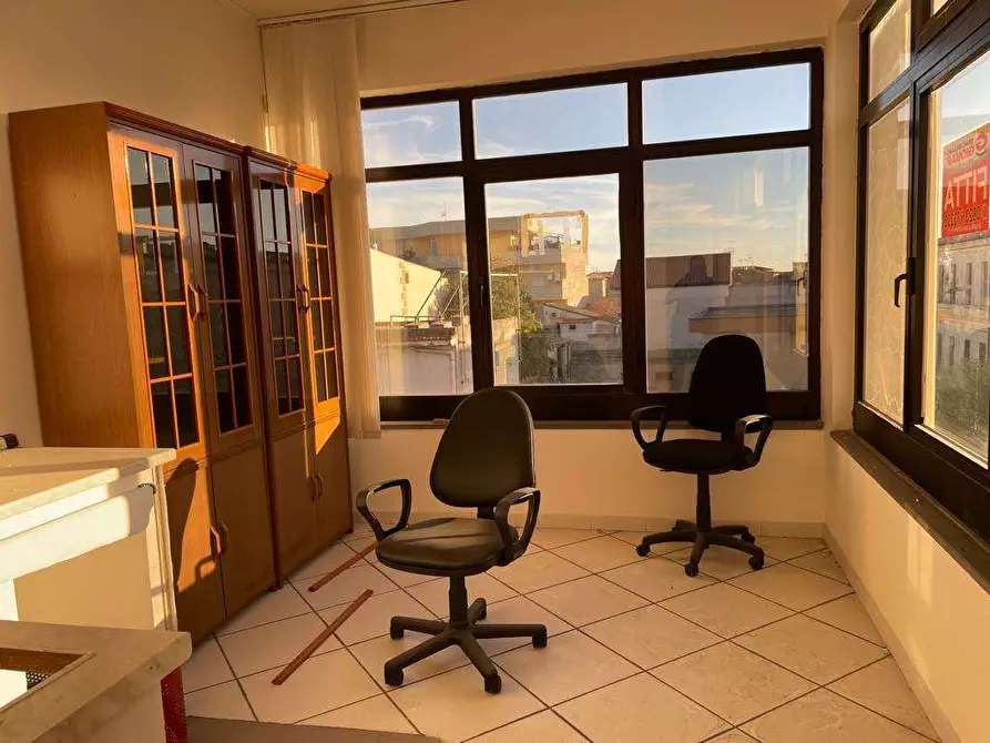 Immagine 26 di Ufficio in affitto  in Piazza Falcone a Mondragone