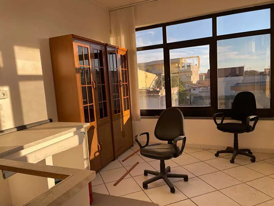 Immagine 27 di Ufficio in affitto  in Piazza Falcone a Mondragone