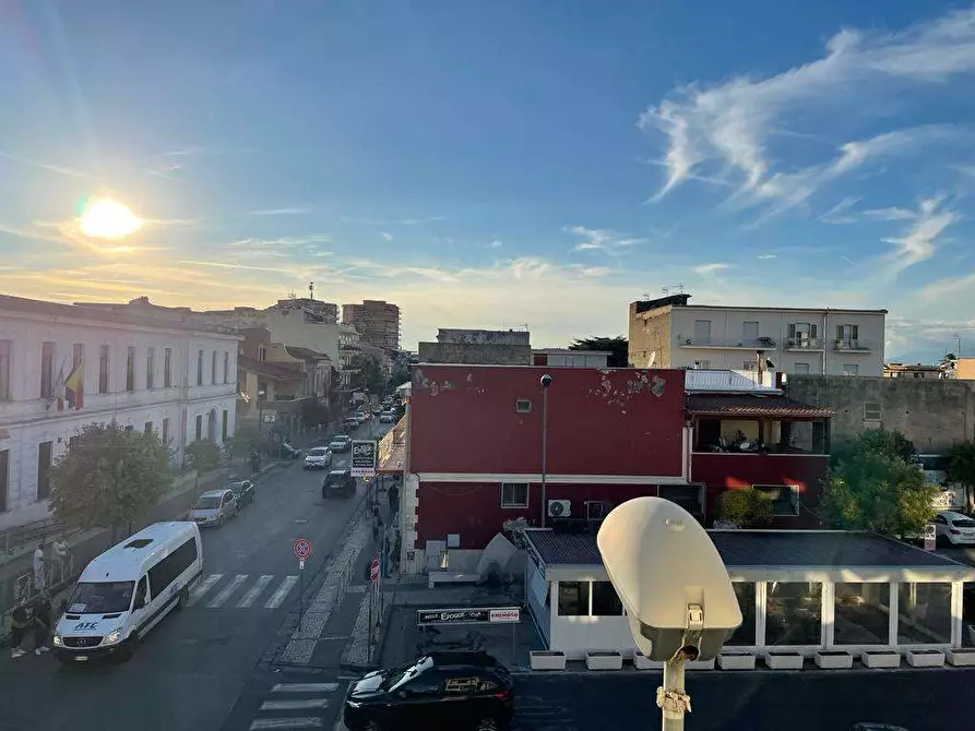 Immagine 24 di Ufficio in affitto  in Piazza Falcone a Mondragone