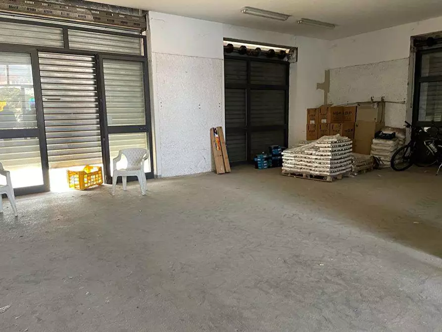Immagine 4 di Magazzino in affitto  in Via Provinciale, 79 a Mondragone