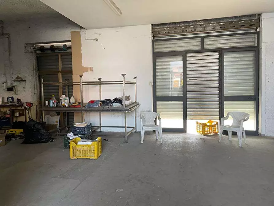 Immagine 27 di Magazzino in affitto  in Via Provinciale, 79 a Mondragone