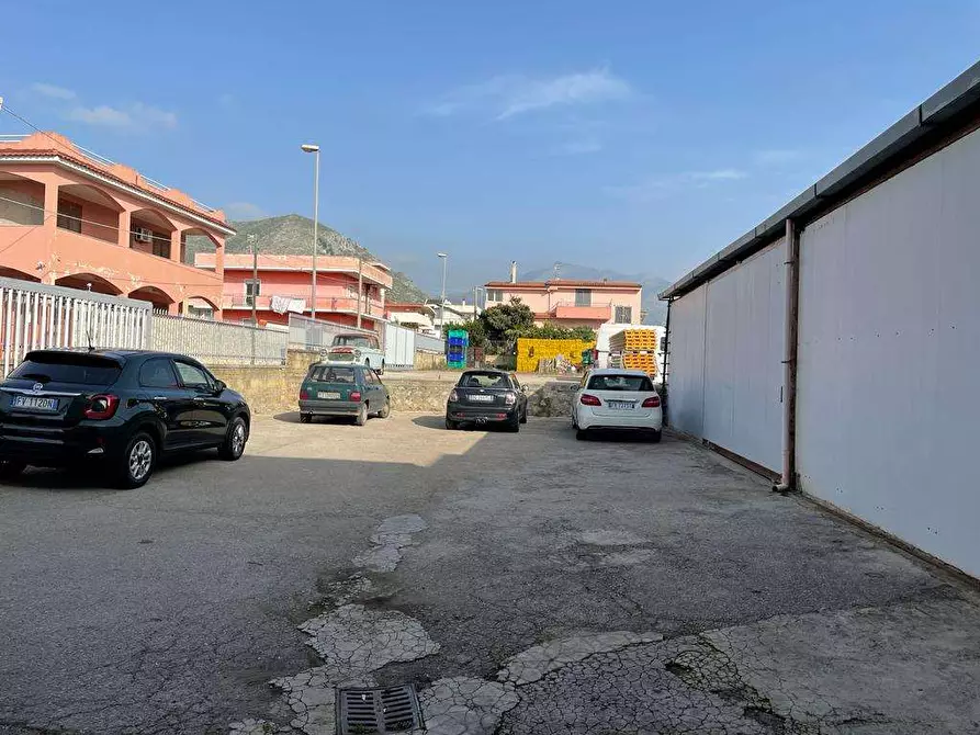 Immagine 3 di Magazzino in affitto  in Via Provinciale, 79 a Mondragone