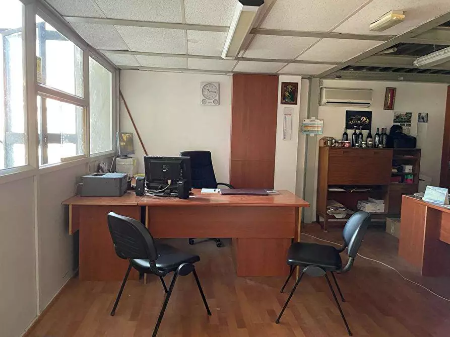 Immagine 5 di Magazzino in affitto  in Via Provinciale, 79 a Mondragone