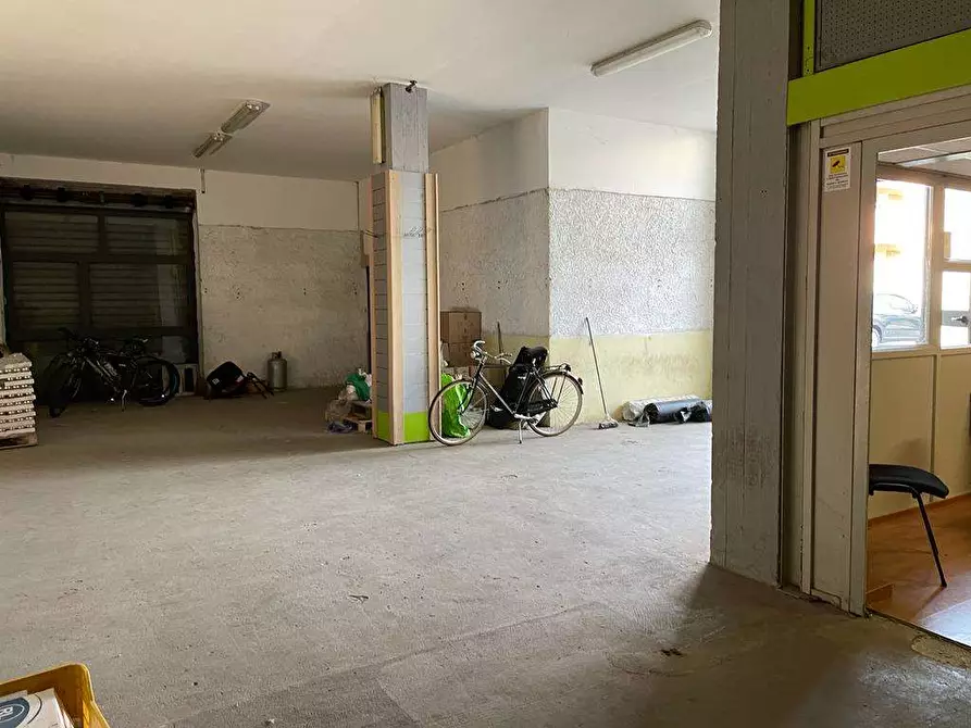 Immagine 17 di Magazzino in affitto  in Via Provinciale, 79 a Mondragone